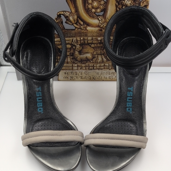 Tsubo Black and Gray Heels with Ankle Strap - Picture 6 of 8